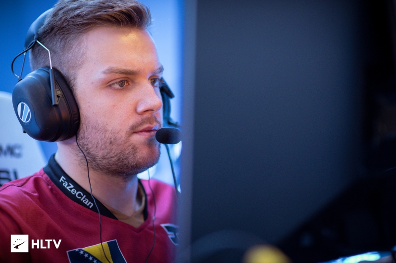 用普攻穿插 用普攻穿插