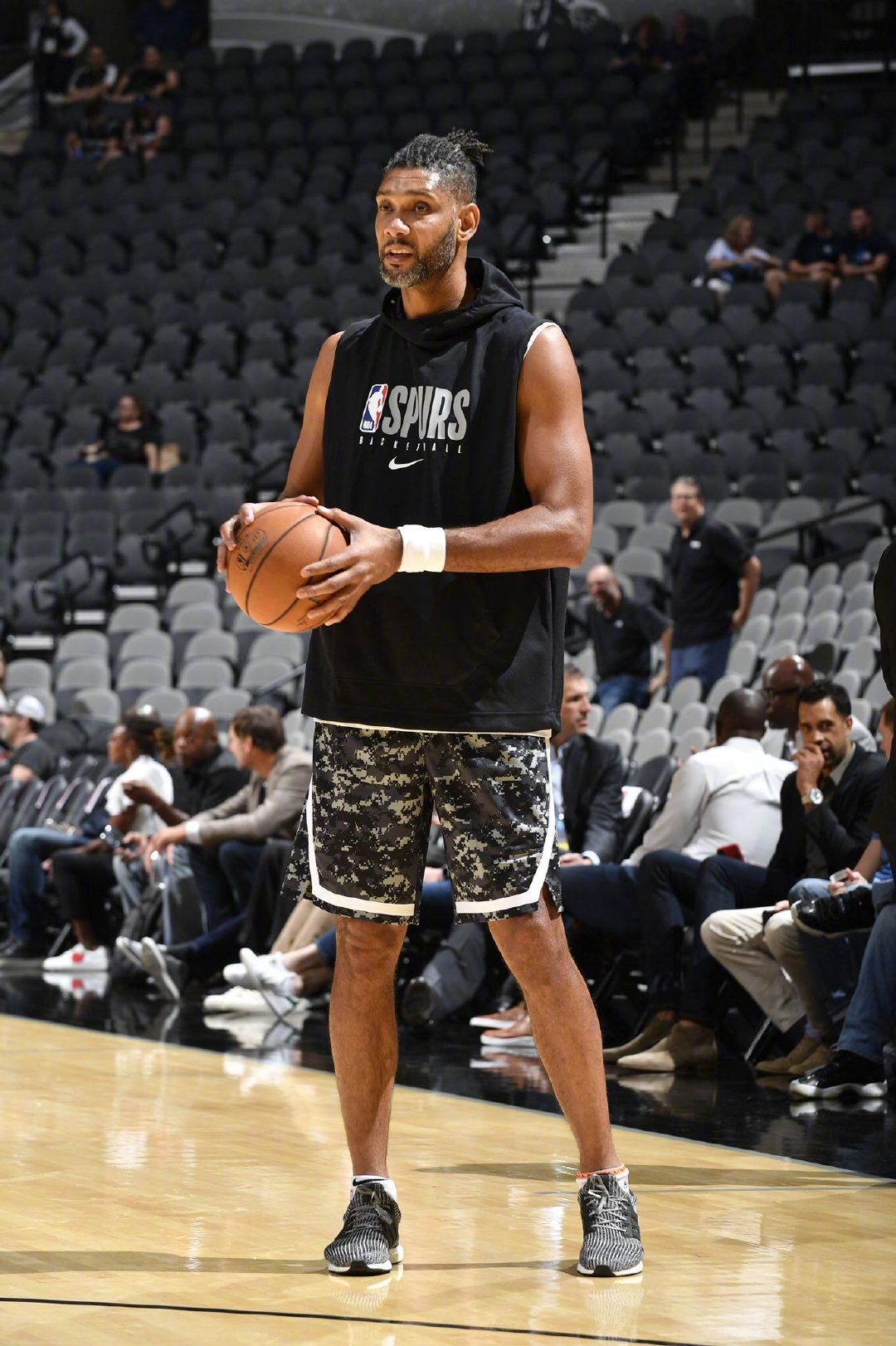 导致中锋背 导致中锋背